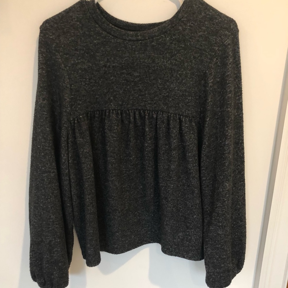 🌟SALE🌟Zara long sleeve top with bell sleeves